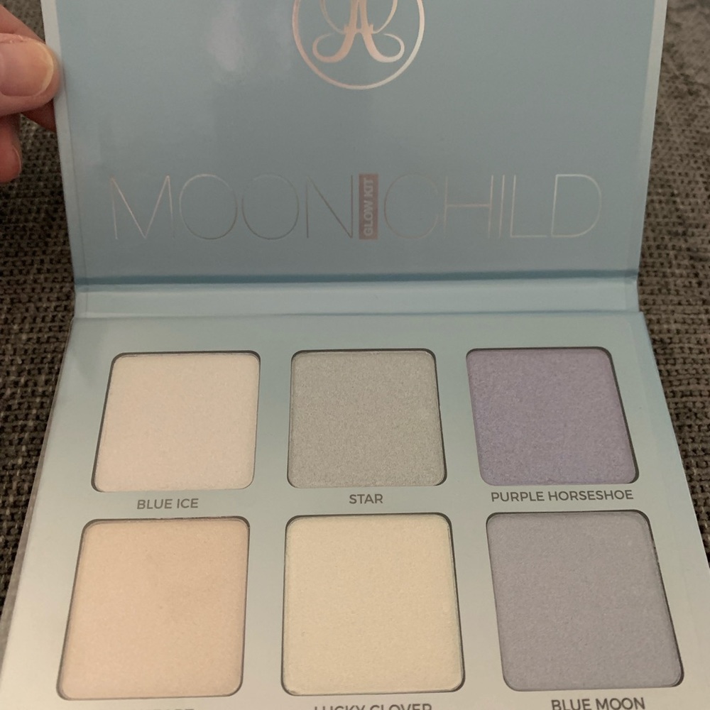Anastasia Beverly Hills Moonchild Glow Kit - Picture 2 of 4